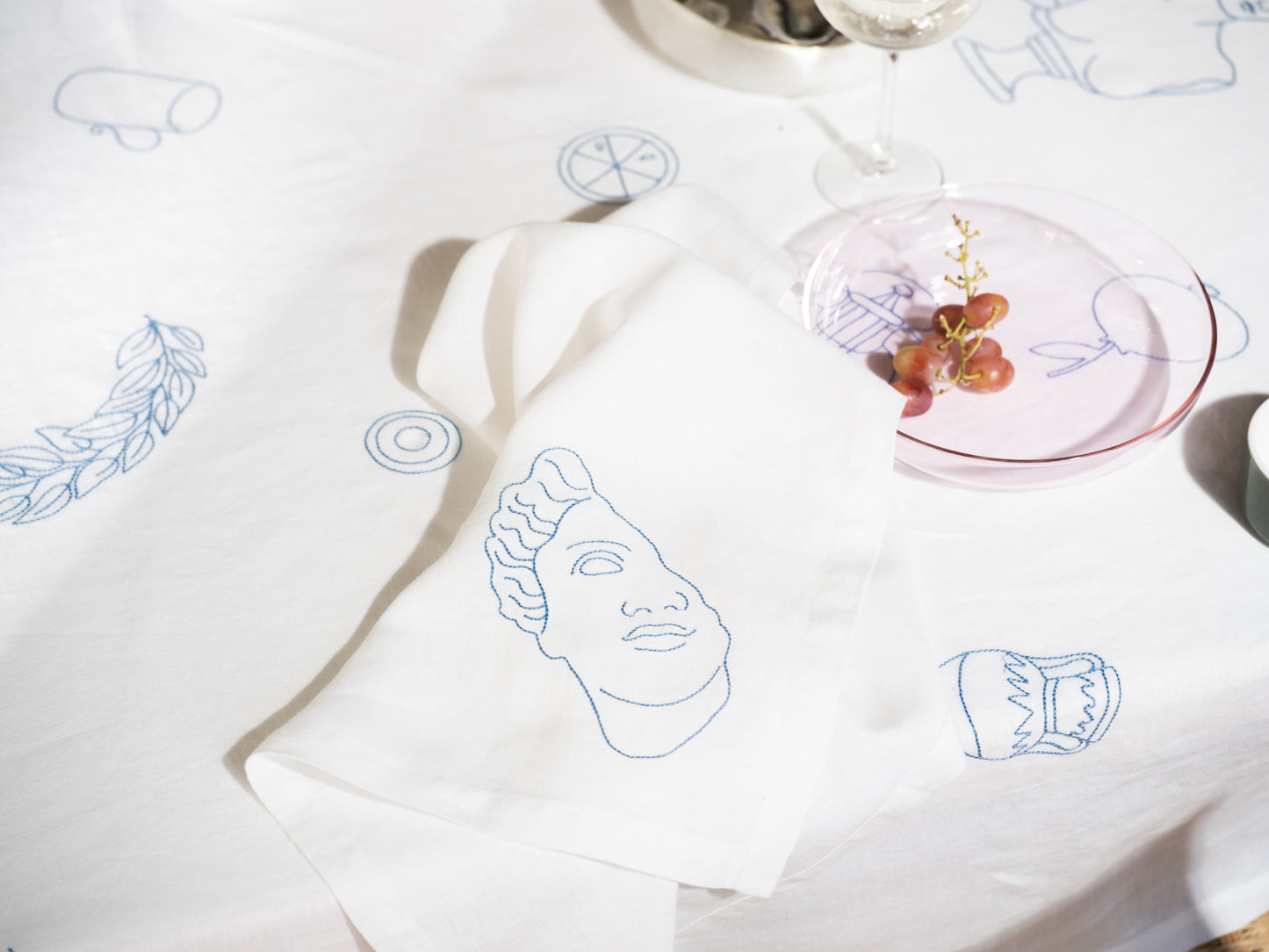 Grecian Goddess Series Tablecoth & Napkin Set